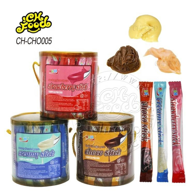 Halal Candy SweetS Wholesale and OEM Chocolate Sauce Stick for Children Strawberry Milk Cream Chocolate Sauce