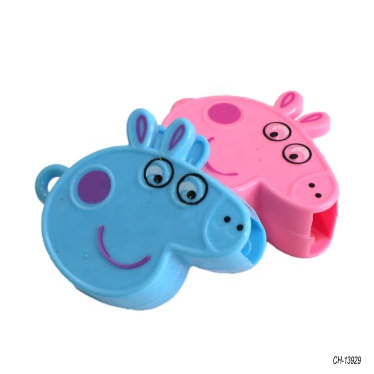 Cute China Cheap Plastic Cartoon Pig With Printing Whistle Toys For 35mm Capsule Toys