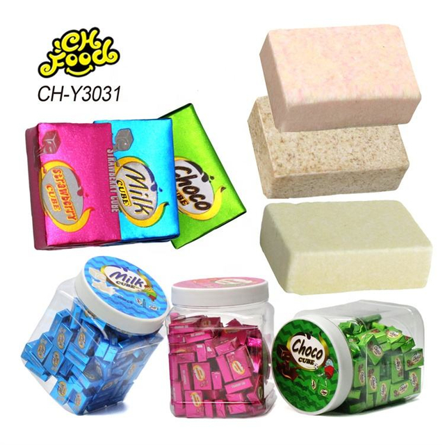Low MOQ Wholesale Hot Selling Strawberry Milk Choco Flavor Tablet Pressed Hard Candy Bar Halal Sweets Snack